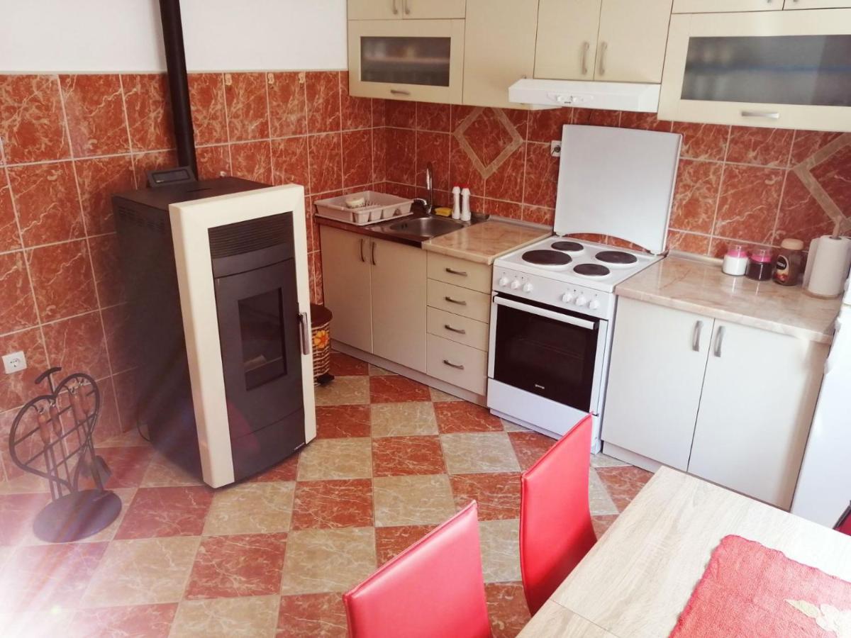 Nemanja Apartment เทรบินเย ภายนอก รูปภาพ