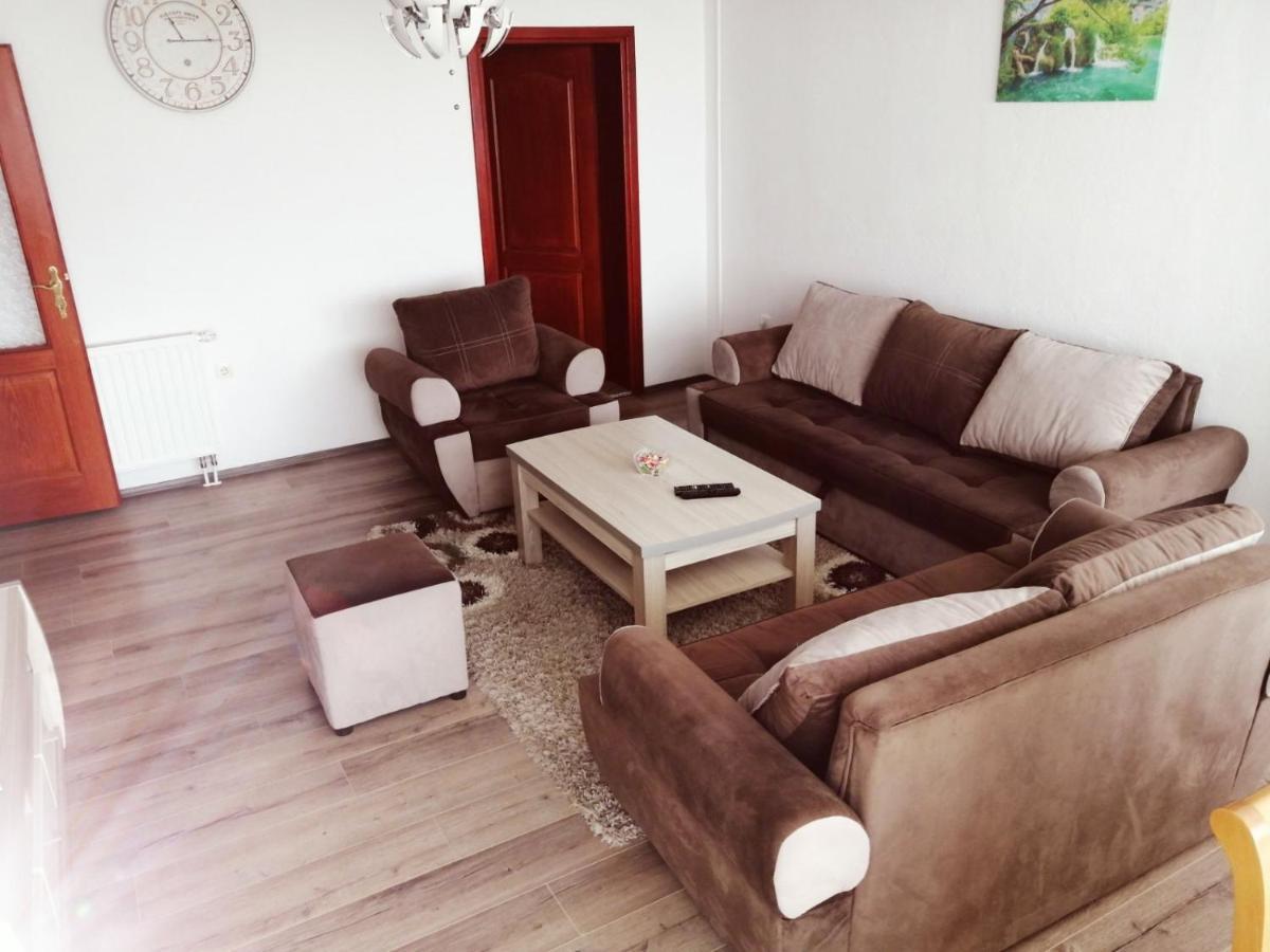 Nemanja Apartment เทรบินเย ภายนอก รูปภาพ