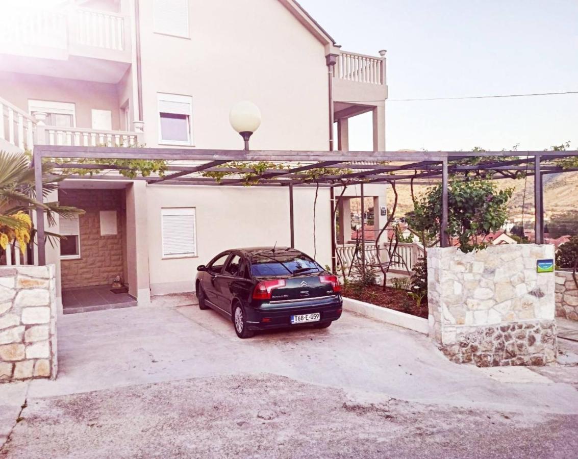 Nemanja Apartment เทรบินเย ภายนอก รูปภาพ